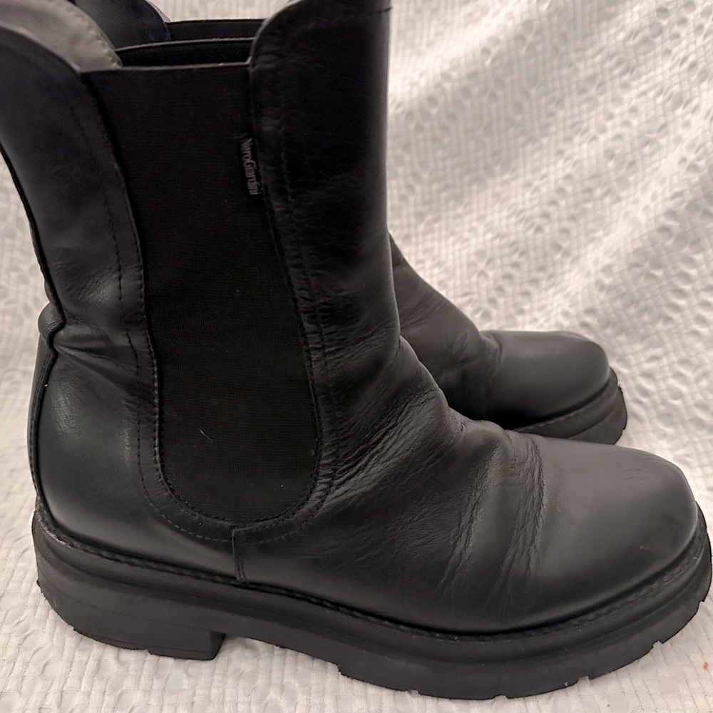 Nero Giardini Lug Sole Chelsea Boot Size 39/9